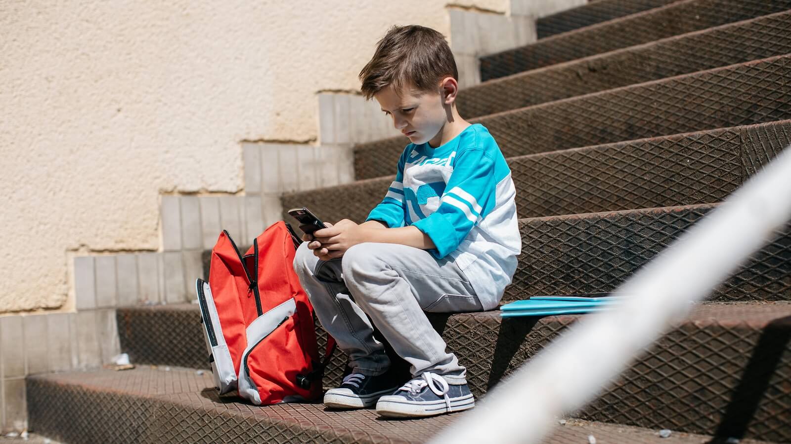 boy-with-phone