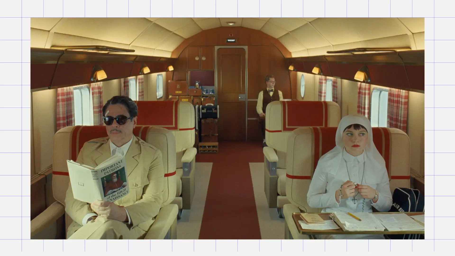 Кадр из фильма «Финикийская схема» Тема отцовства в фильме «Финикийская схема»