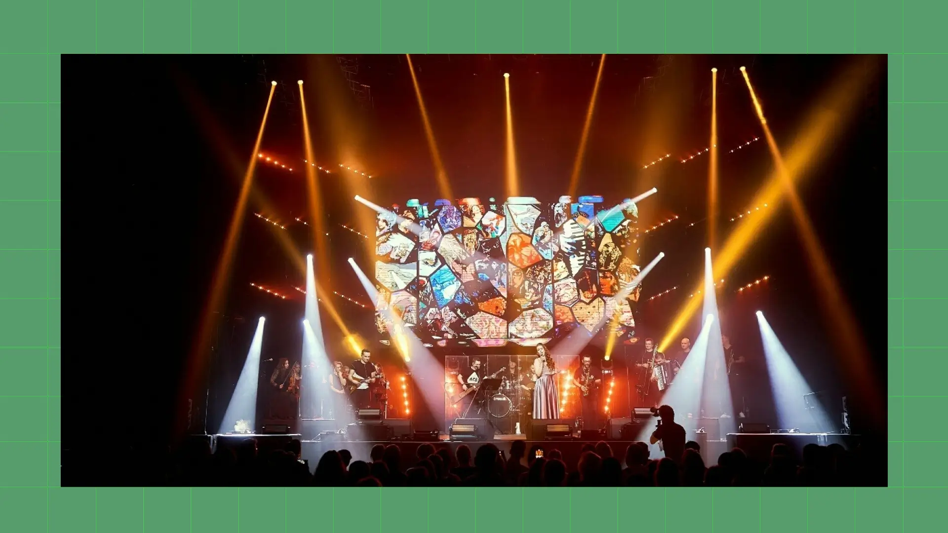 Новогоднее шоу в Планетарии Ёлки для подростков: музыкальное шоу в Планетарии. Фото: Санкт-Петербургский Планетарий