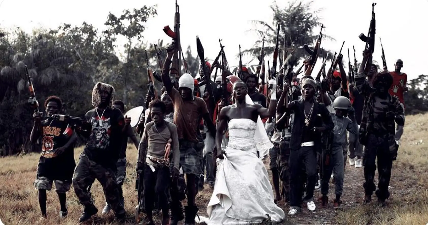 Кадр из художественного фильма «Джонни — бешеный пёс» о событиях в Либерии