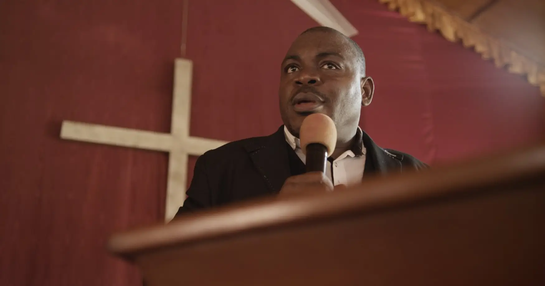 Джошуа Блайи, кадр из фильма «Прочь из моей головы» 2015 год